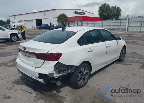 2020 Kia Forte Lxs z USA, uszkodzony, nr VIN 3KPF24AD5LE256529